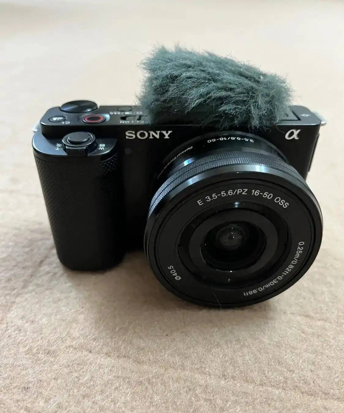 دوربین سونی زد وی ای ۱۰ Sony zve10 با لنز کیت دست دو