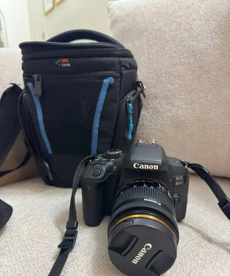 دوربین کنون 800d با لنز 18/55 با کیف و سه پایه دست دو