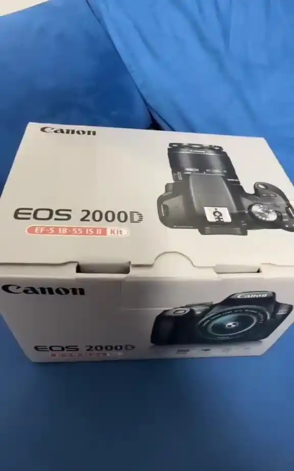 فروش دوربین Canon EOS 2000D در حد نو (سفارش آلمان) دست دو