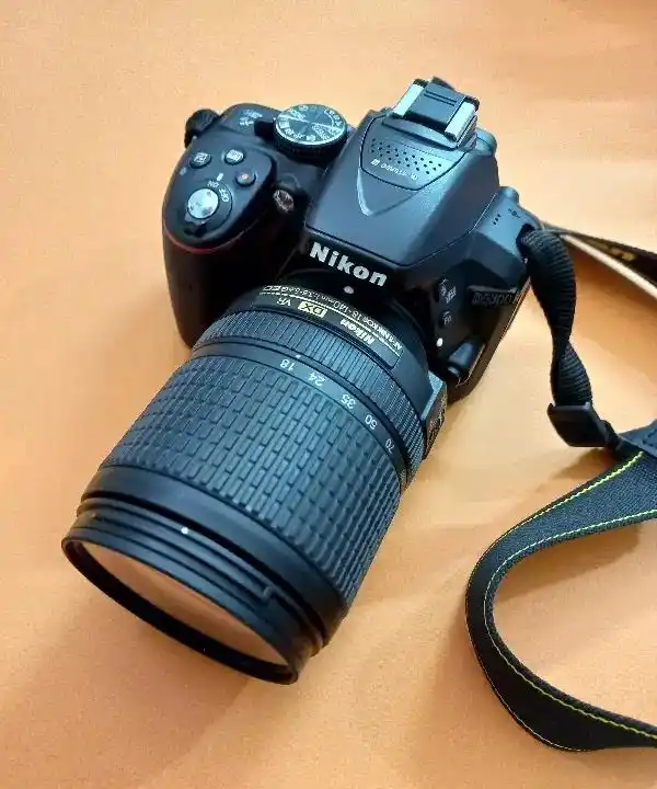 دوربین Nikon D5300 دست دو