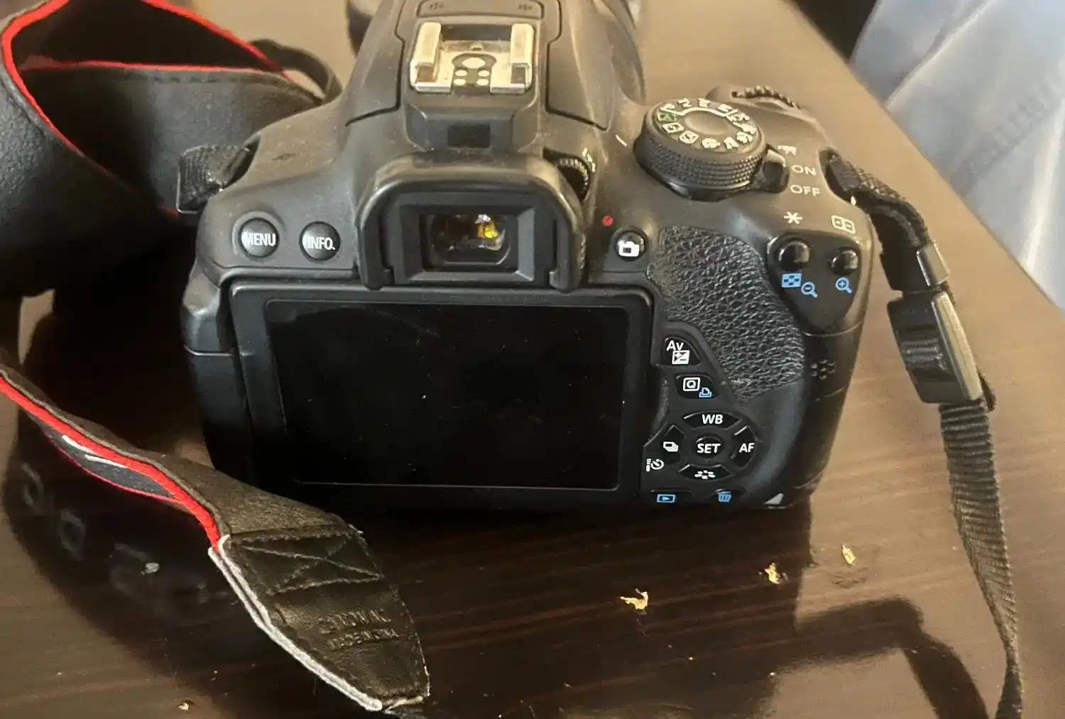 دوربین عکاسی Canon D700 دست دو