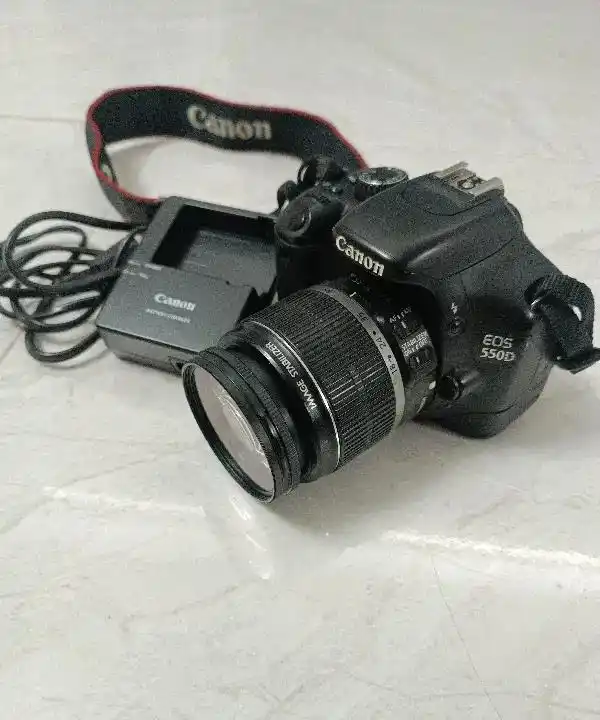 دوربین کنون اصلی 550D دست دو