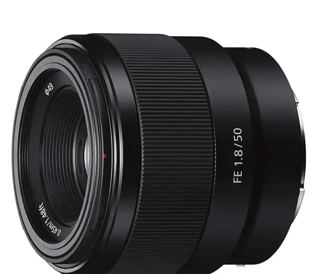 لنز دوربین سونی مدل f 1.8  50mm دست دو