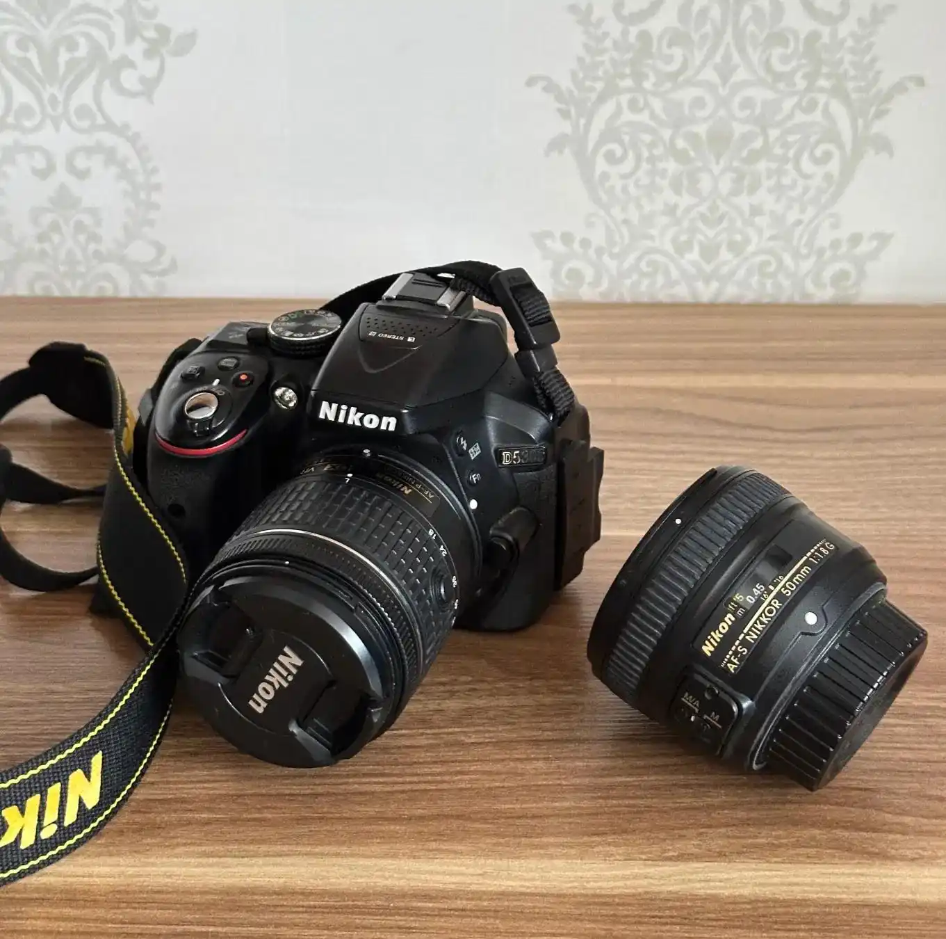 دوربین نیکون d5300 به همراه لنز نیکون 50mm دست دو