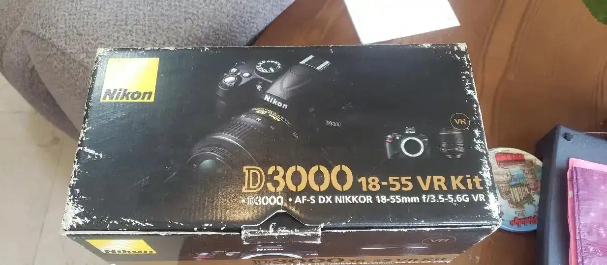 جعبه خالی دوربین نیکون D3000 دست دو