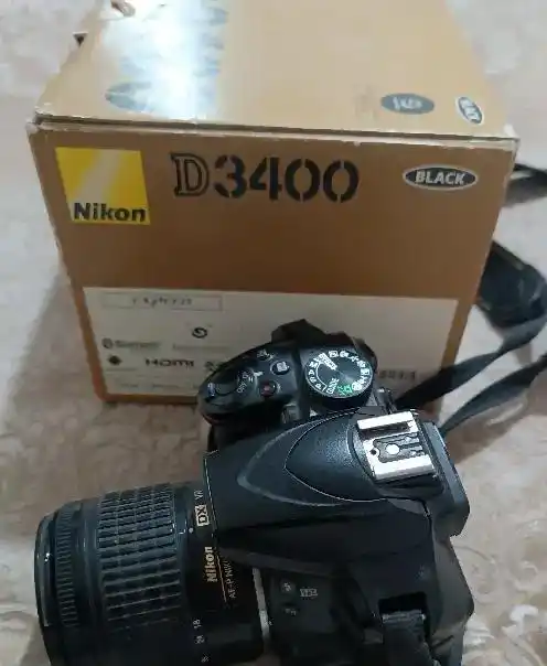 دوربین نیکون D3400 دست دو