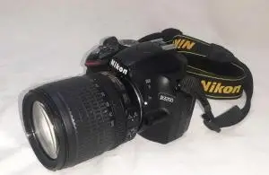 دوربین نیکون D3200 با لنز 18-105 دست دوم