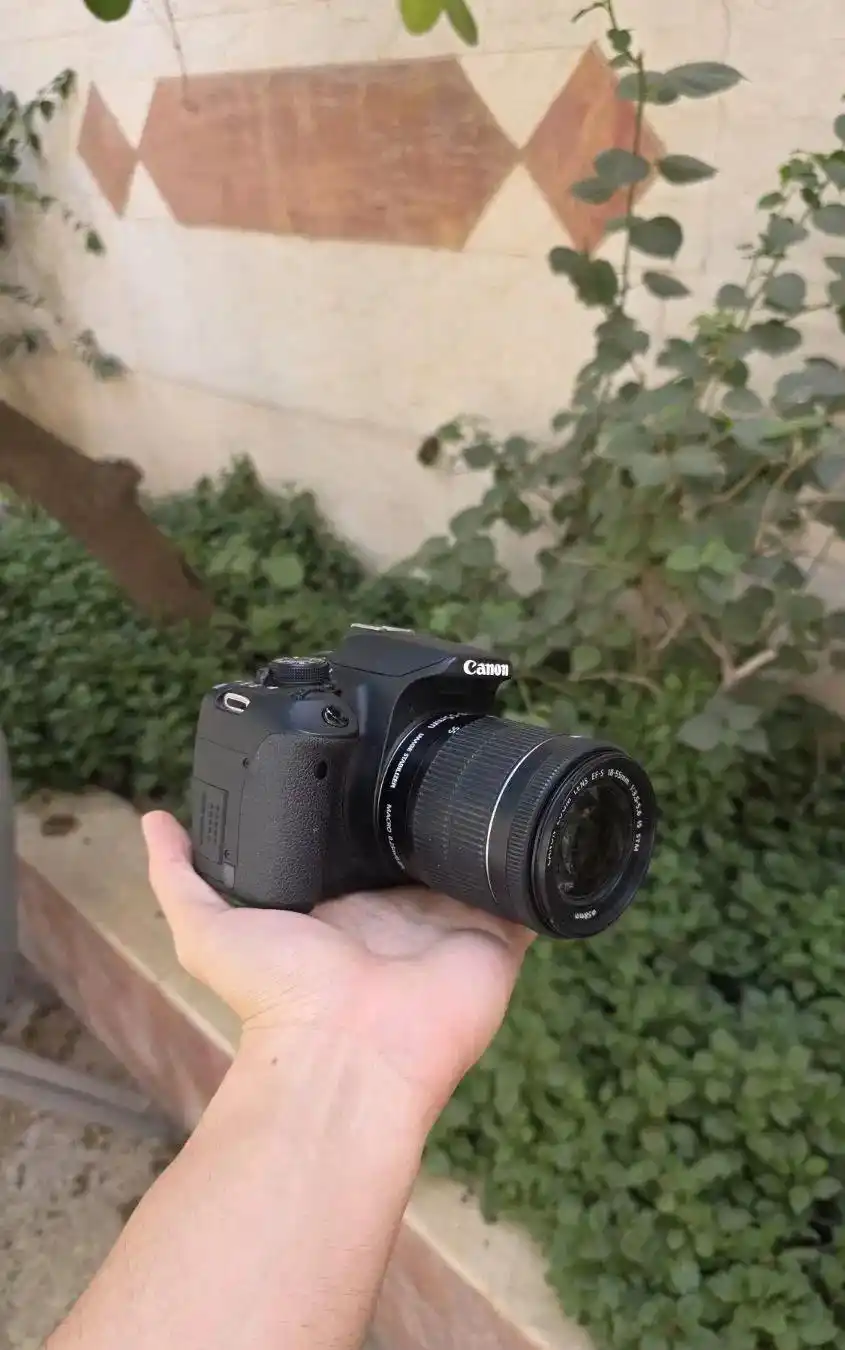 دوربین کنون 700D canon دست دو