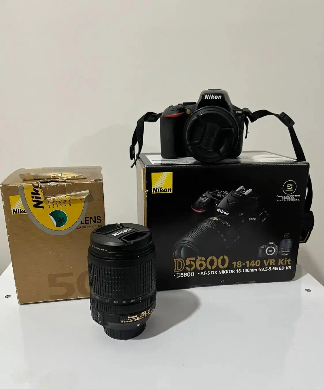 دوربین نیکون d5600 به همراه لنز 18-140 و 50mm G دست دو