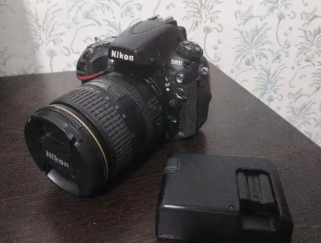 دوربین عکاسی حرفه ای نیکون d800 دست دو