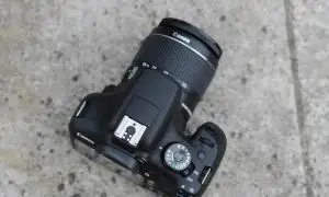 دوربین عکاسی و فیلمبرداری canon Eos 2000D دست دوم