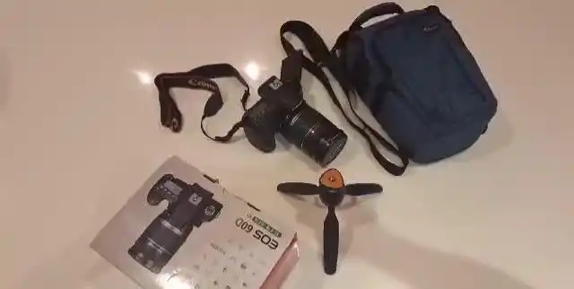 دوربین Canon eos 60d درحد نو دست دو