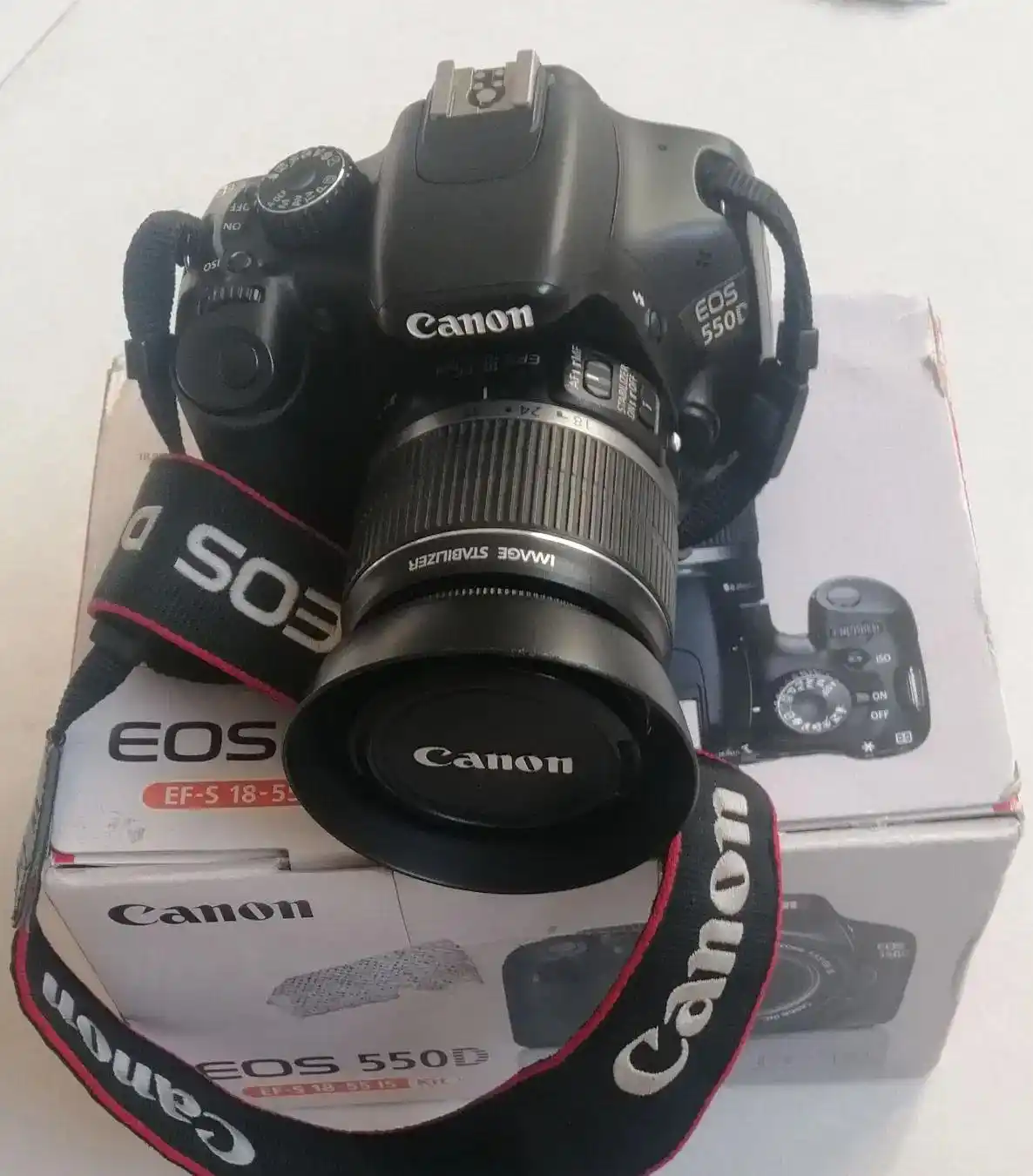 دوربین کانن 550d، لنز اصافه ۳۰۰*۷۵،سه پایه،کیف دست دو