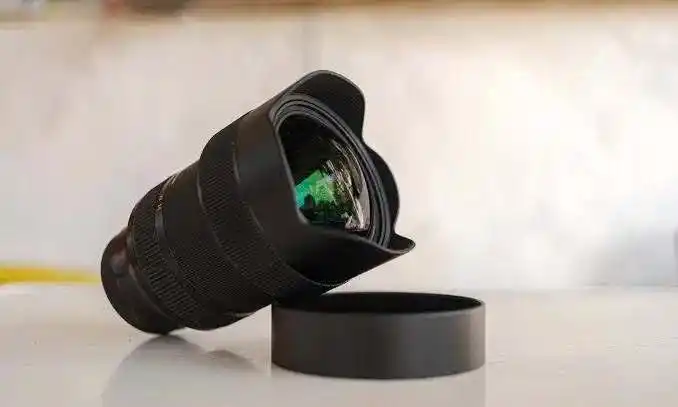 لنز سیگما Sigma 14-24mm f/2.8 DG DN دست دو