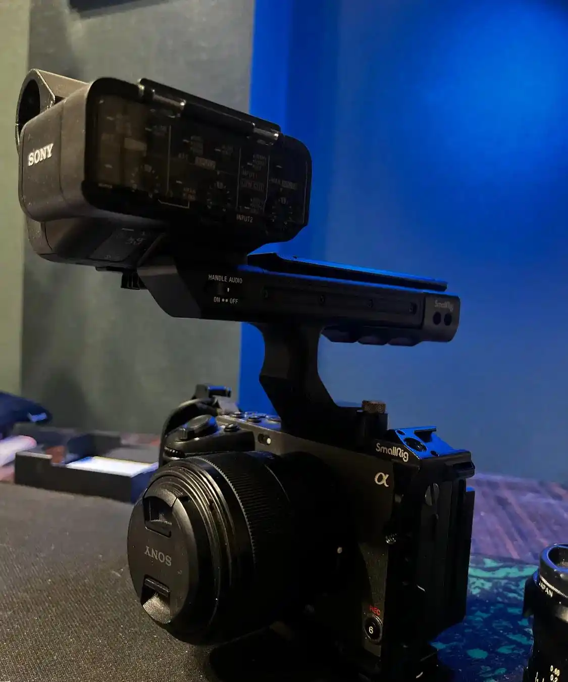 دوربین سینمایی Sony Fx3 دست دو