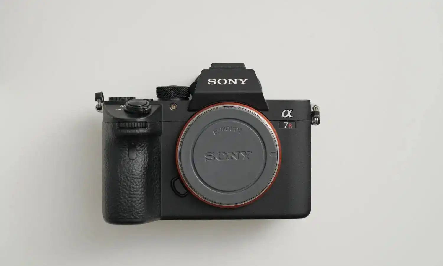 sony A7R3 alpha Riii سونی آلفا آر  در حد دست دو