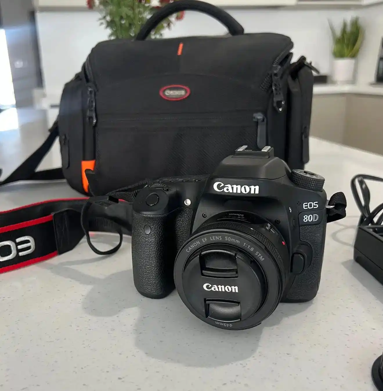 دوربین canon 80d نو دست دو