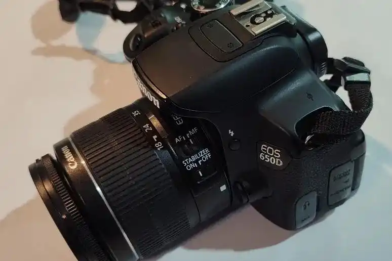 دوربین عکاسی 650D کنون دست دو