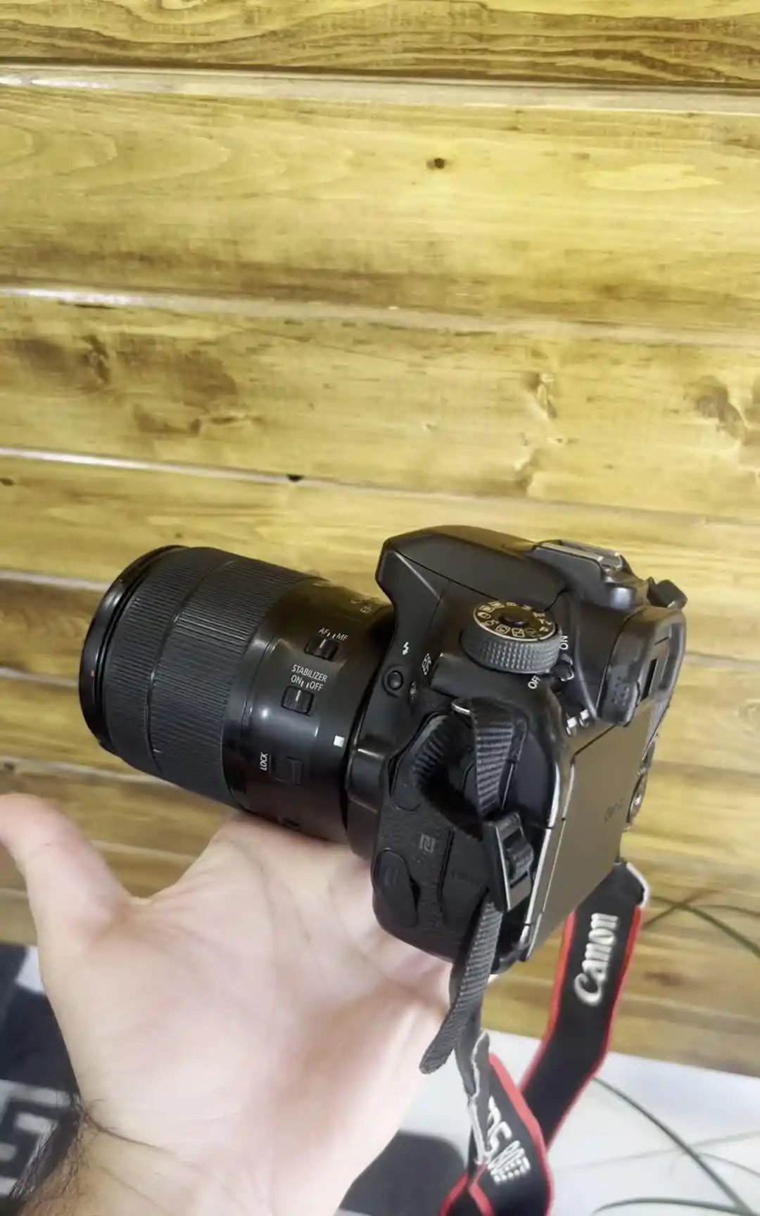 Canon EOS 80D تمیز و سالم دست دو