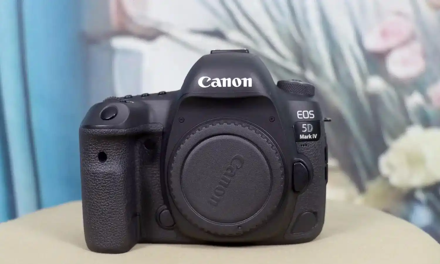 کنون5d mark ivهمراه لنزf2.8L IS III USM 70-200 mm دست دو