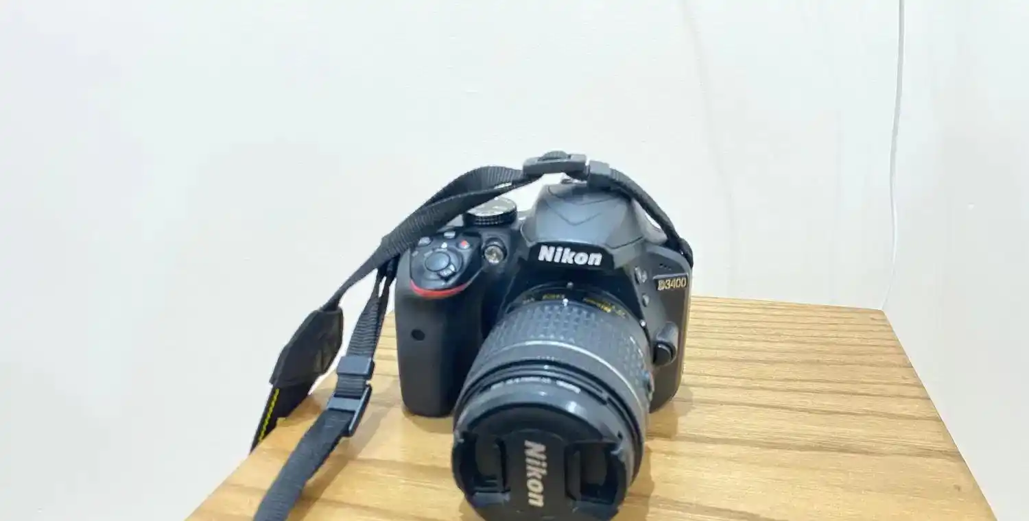 دوربین نیکون d3400 دست دو