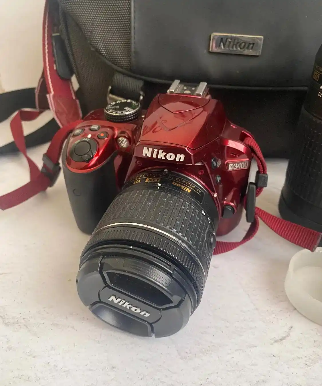 دوربین نیکون D3400 دست دو