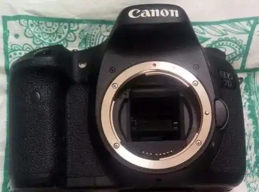 یک عدد دوربین Canon7D دست دو