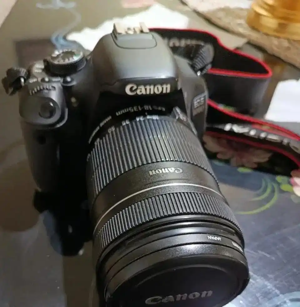 دوربین Canon 600D 18/135 دست دو