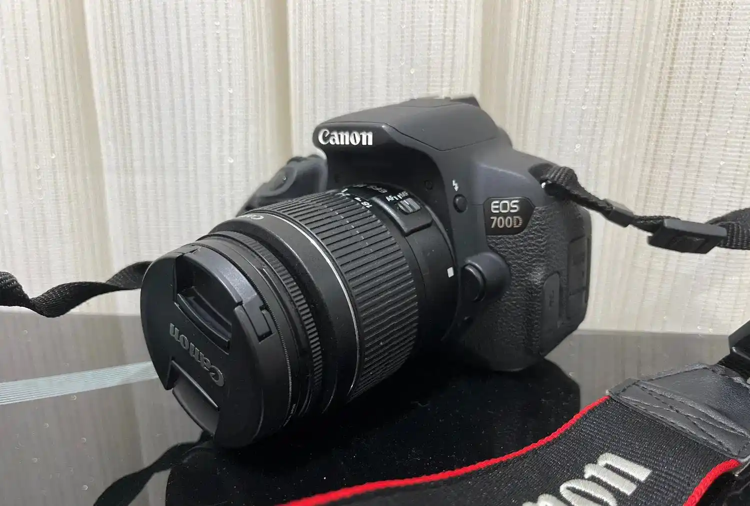 دوربین 700D canon دست دو