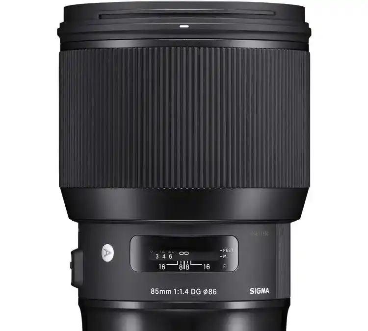 لنز Sigma 85mm دست دو