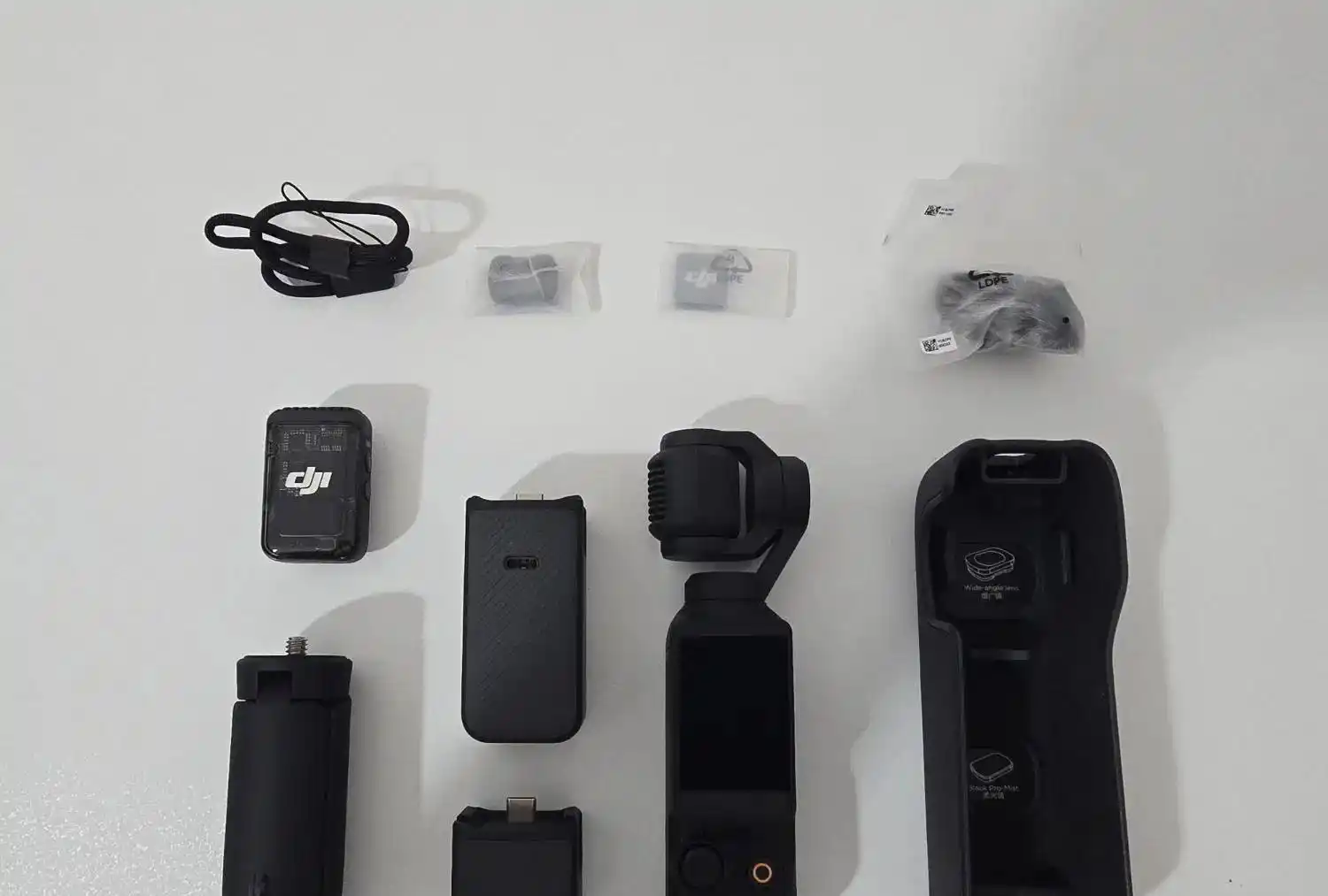 دوریبین DJI  osmo pocket 3  combo دست دو