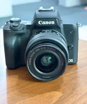 دوربین canon m50 mark 2 با دو لنز دست دوم