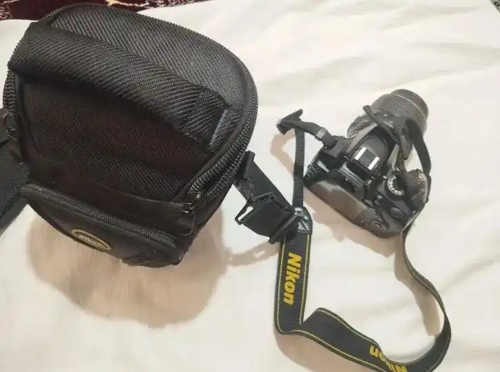 دوربین عکاسی نیکون D3200 دست دو