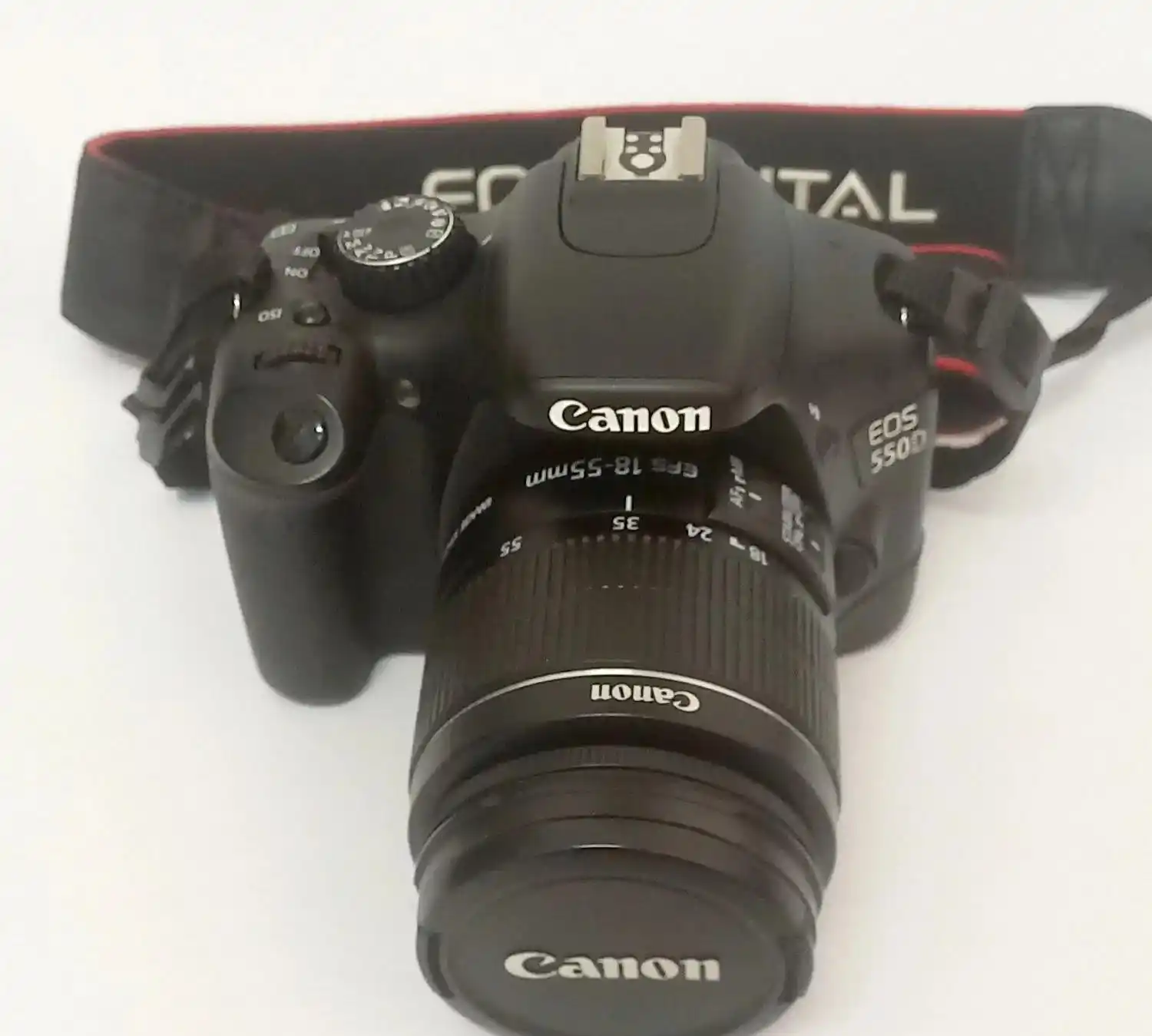 دوربین Canon 550 D بسیار تمیز و کم کار خانگی دست دو