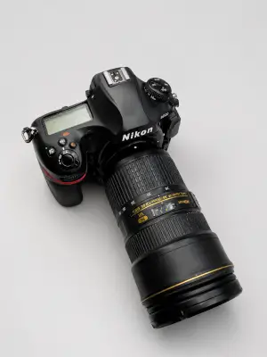 Nikon D850 با تجهیزات کامل دست دوم