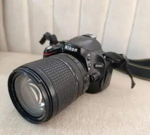 نیکون D5100 زیر قیمت بالوازم با فلاش گودوکس دست دوم