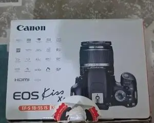 Canon 550D + Lens 18-135 IS دست دوم