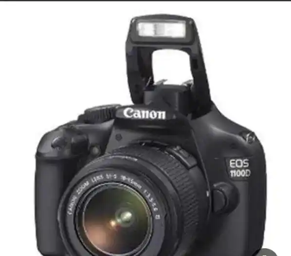 canon 1100d در حد آکبند دست دو