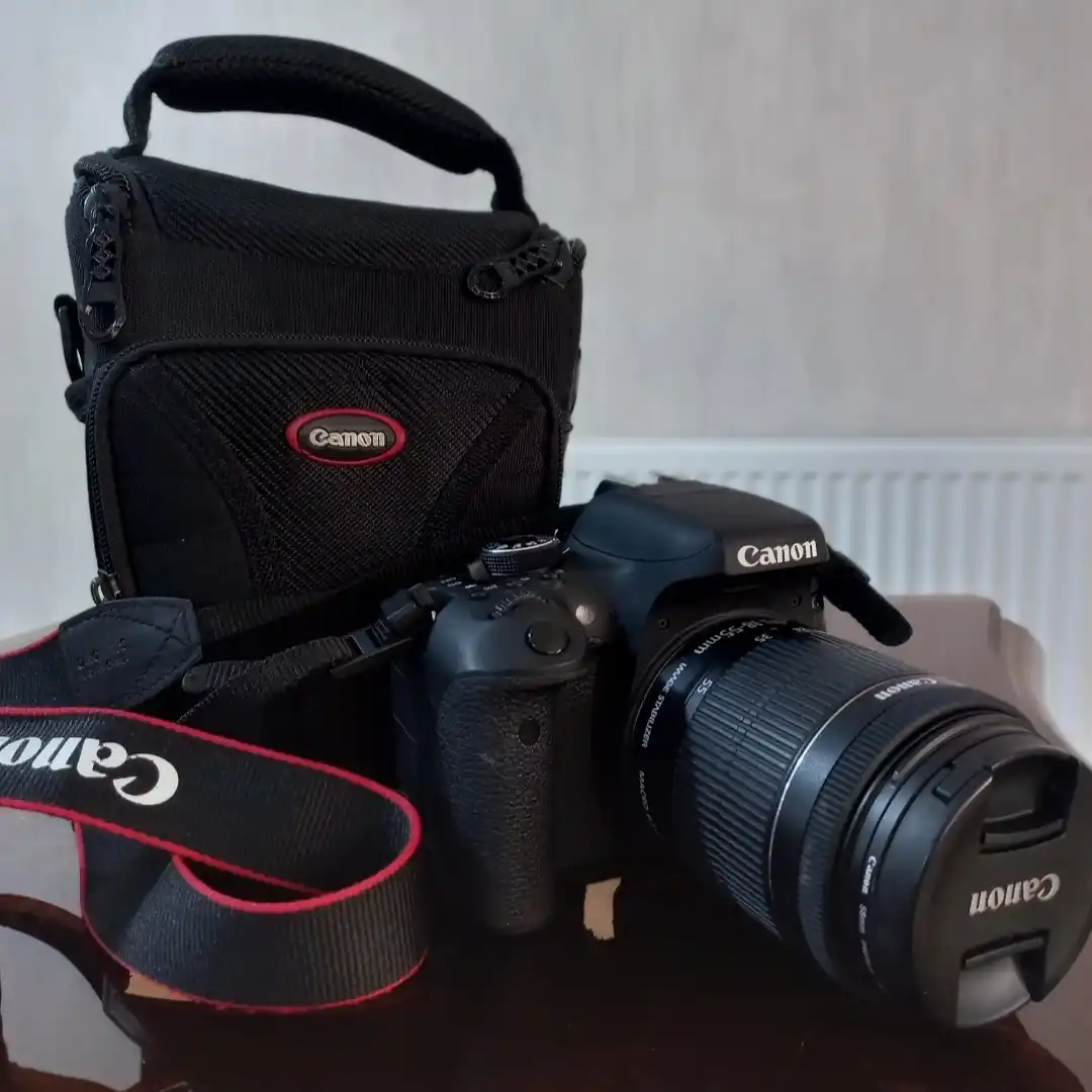 دوربین عکاسی  Canon 750D دست دو