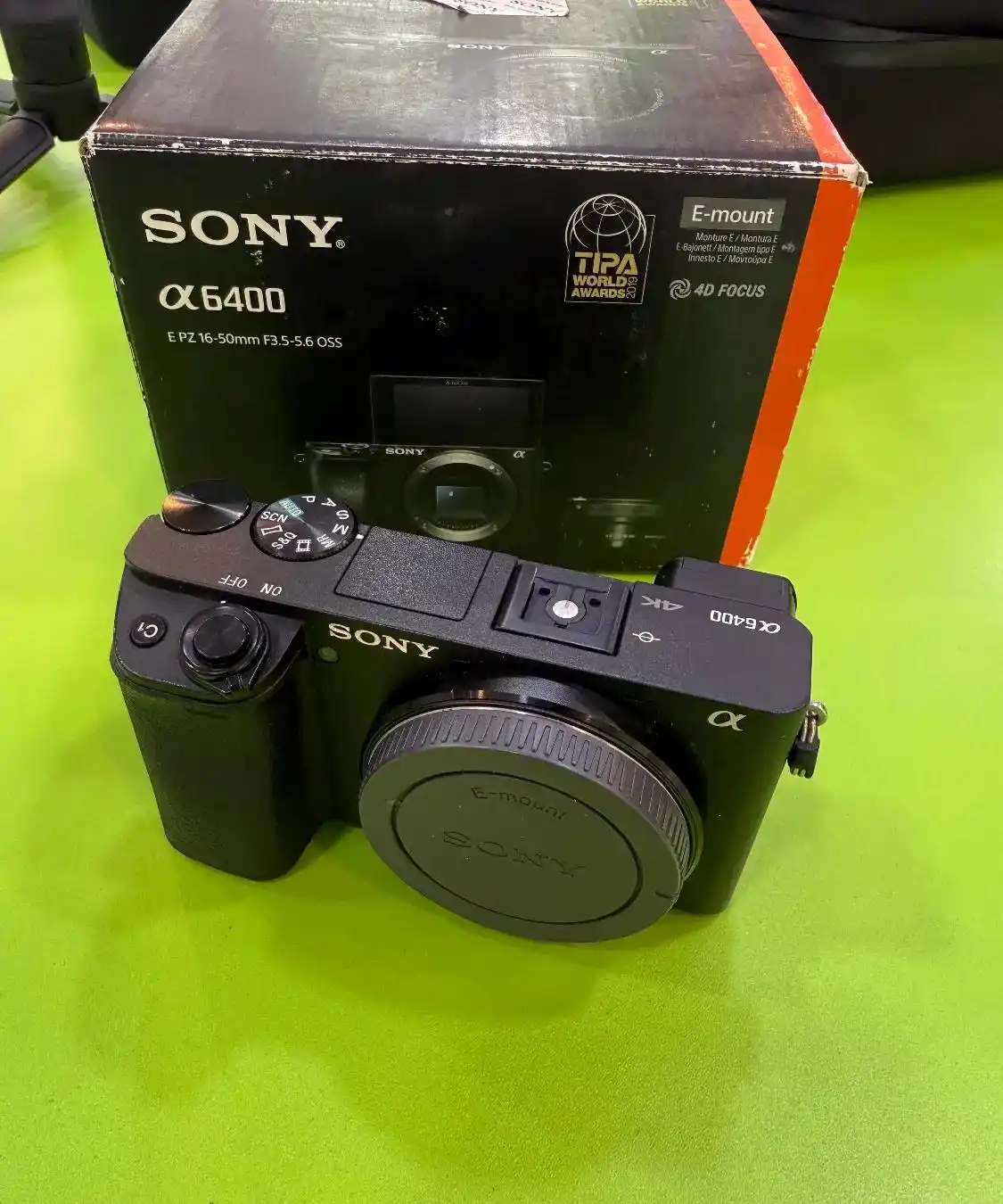 Sony a6400 body دست دو