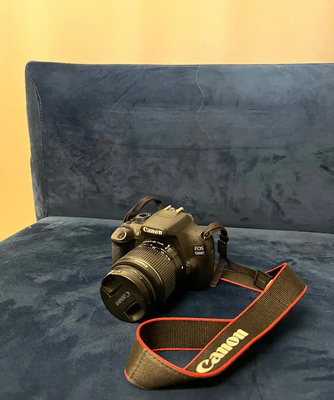 دوربین Canon EOS 1200D دست دو