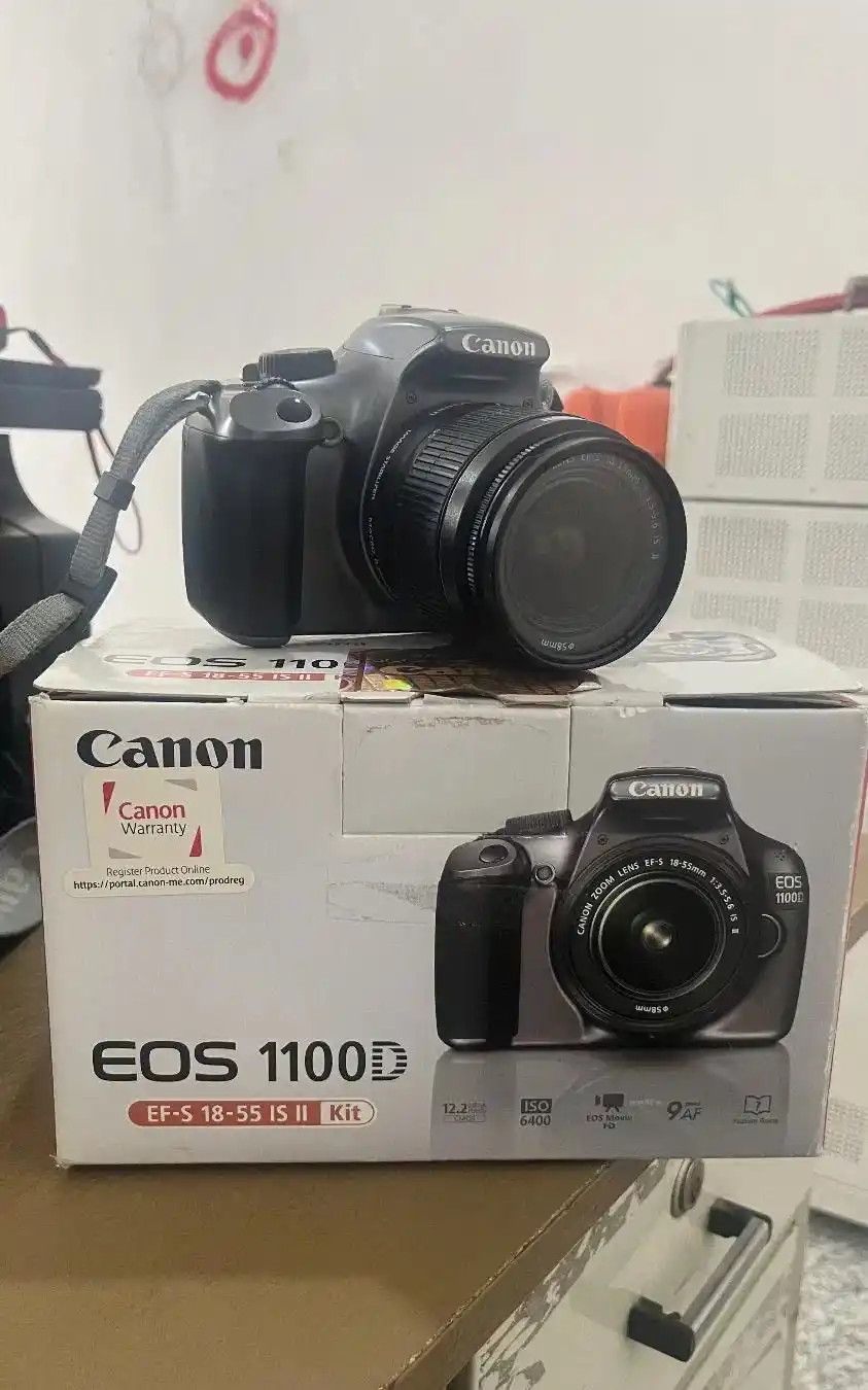 دوربین canon EOS1100D دست دو