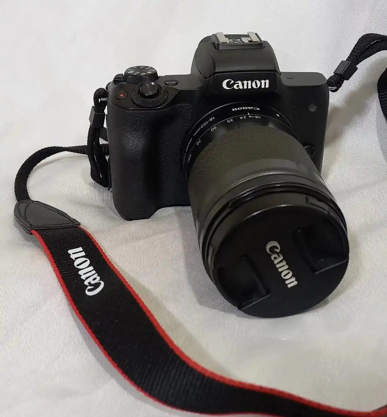 دوربینm50-II  زیرقیمت-لنزkit18-150mmکنون ام50مارک2 دست دو