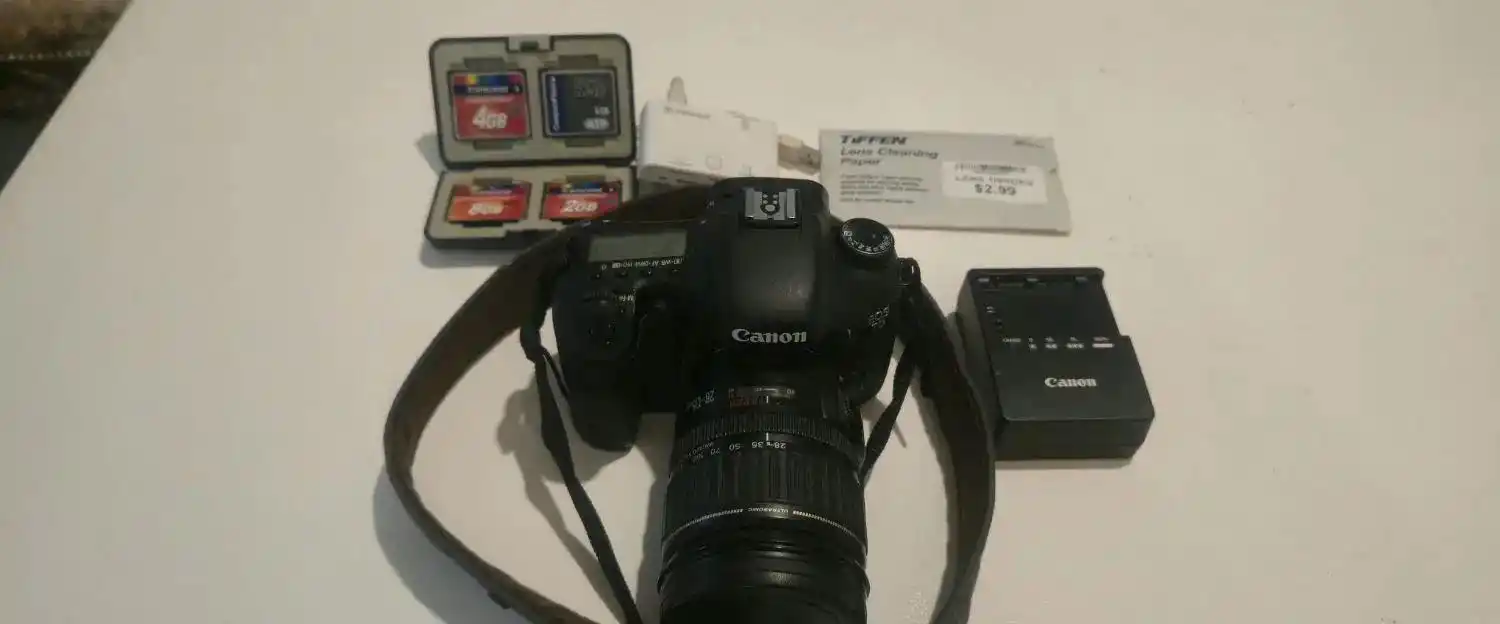 دوربین 7D Canon / آمریکایی /CF / با تجهیزات کامل دست دو