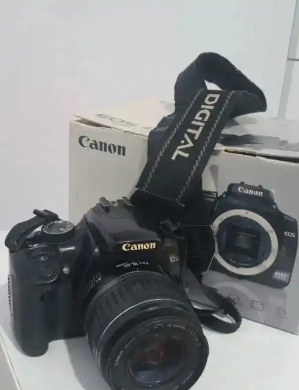دوربین 400d دست دو