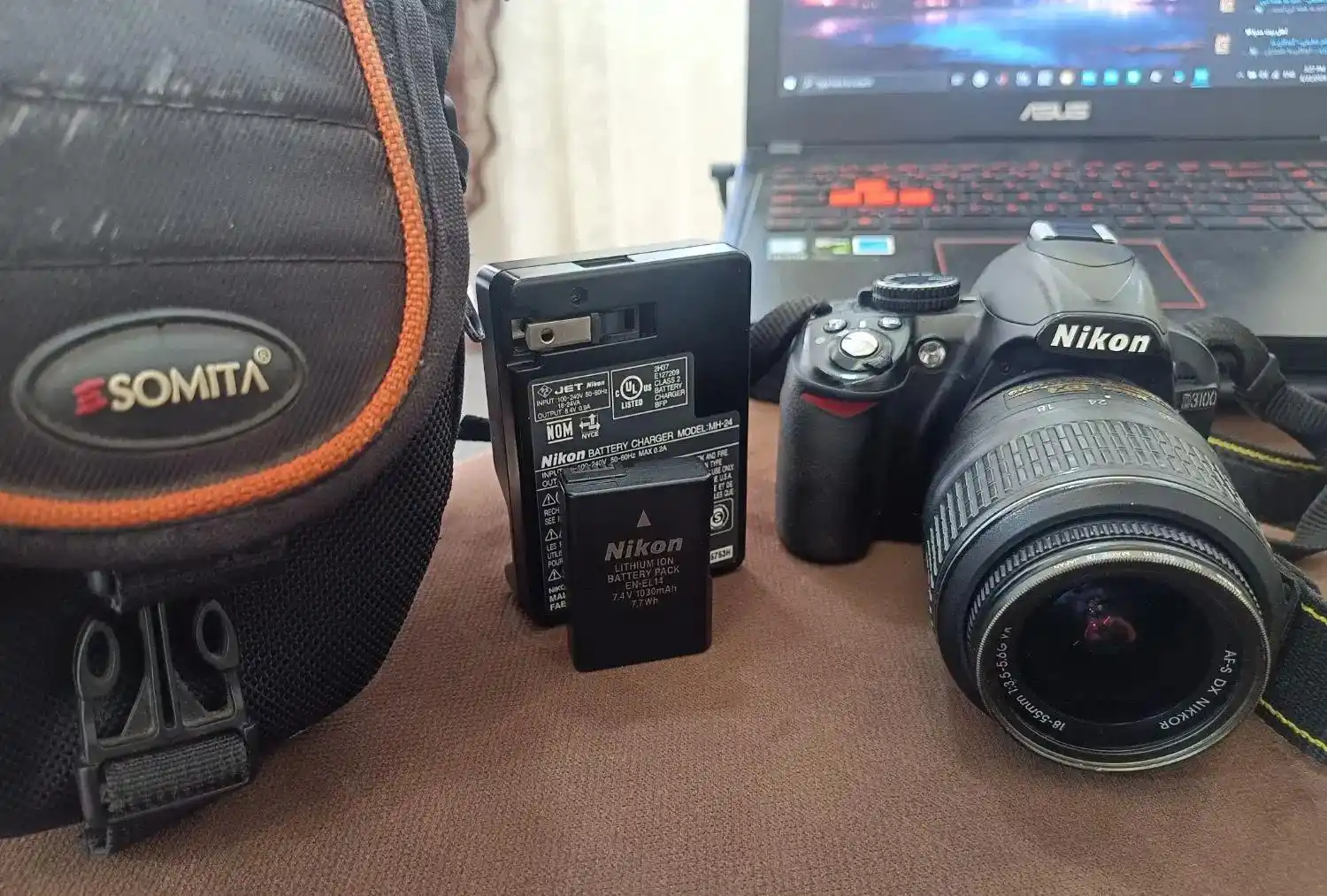 دوربین نیکون d3100 دست دو