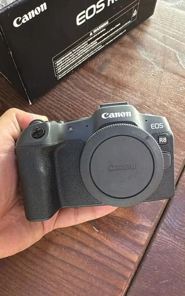 دوربین r8 به همراه لنز 24 50 دست دو
