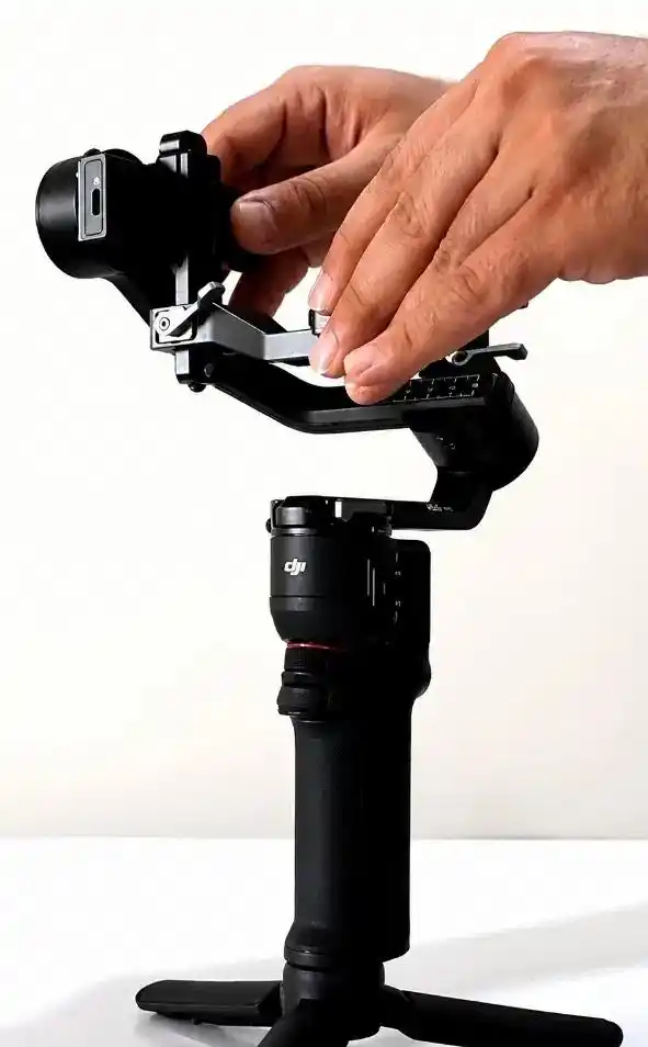 گیمبال Dji Rs3 mini دست دو
