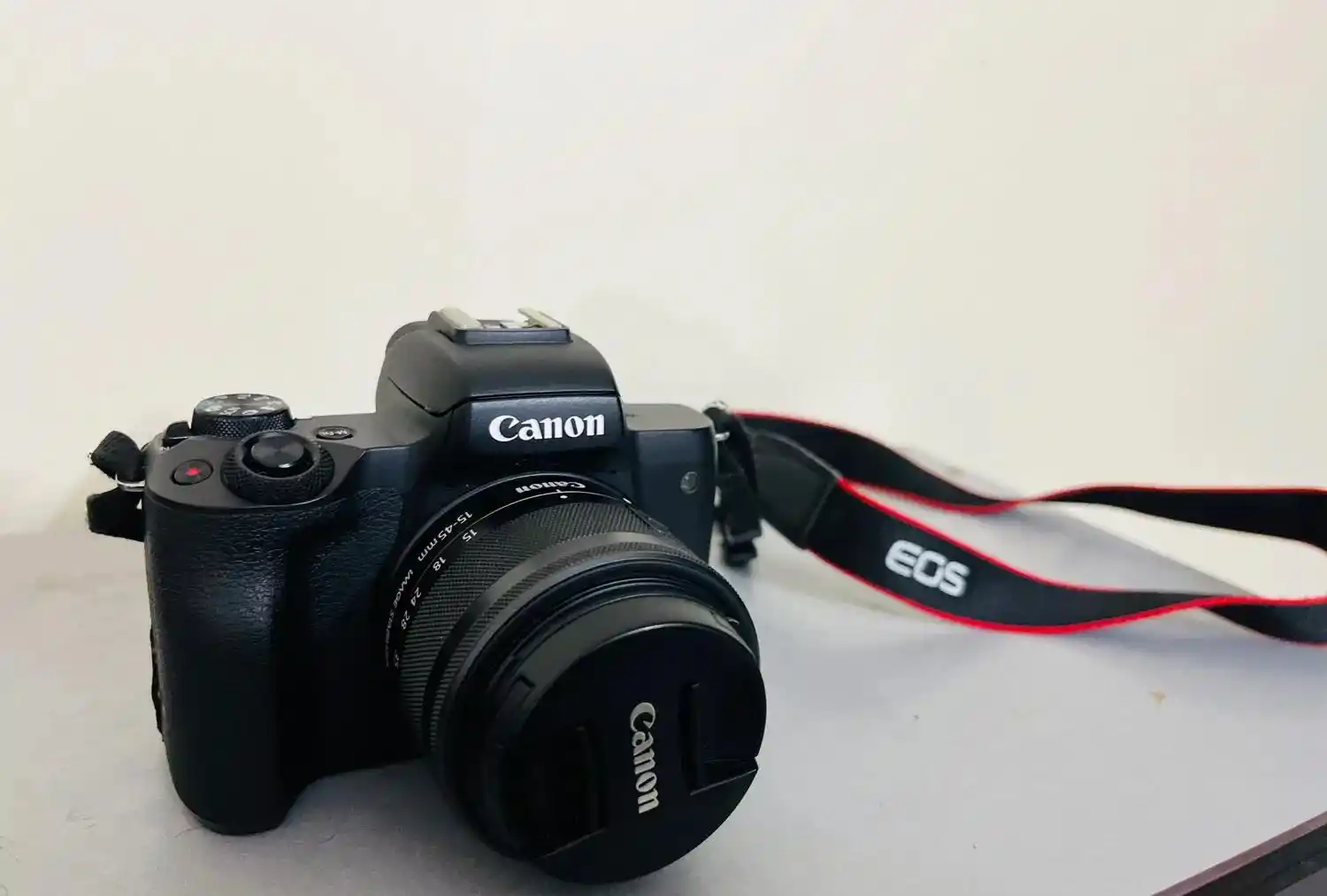 دوربین Canon M50 ii دست دو