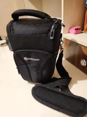 Nikon D90 به همراه کوله و سه پایه دست دوم